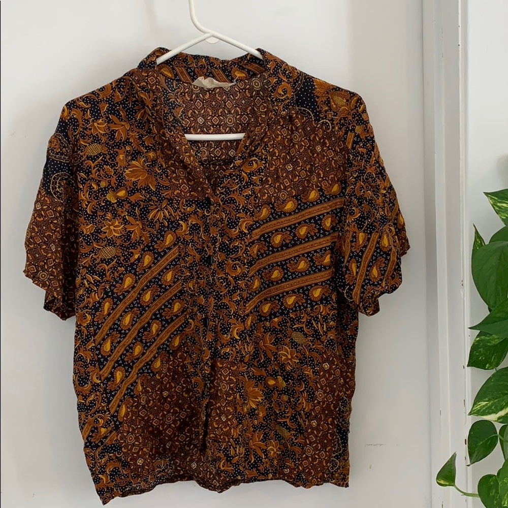 Vintage cropped patterned button down